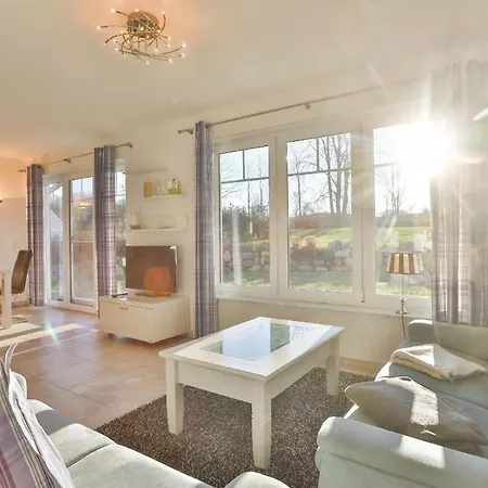Schoenes In Middelhagen Mit Grossem Garten Und In Der Naehe *