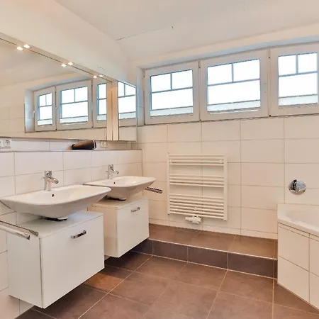 Holiday home Schoenes In Middelhagen Mit Grossem Garten Und In Der Naehe