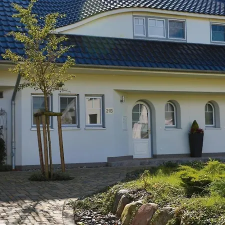 Schoenes In Middelhagen Mit Grossem Garten Und In Der Naehe * Lobbe